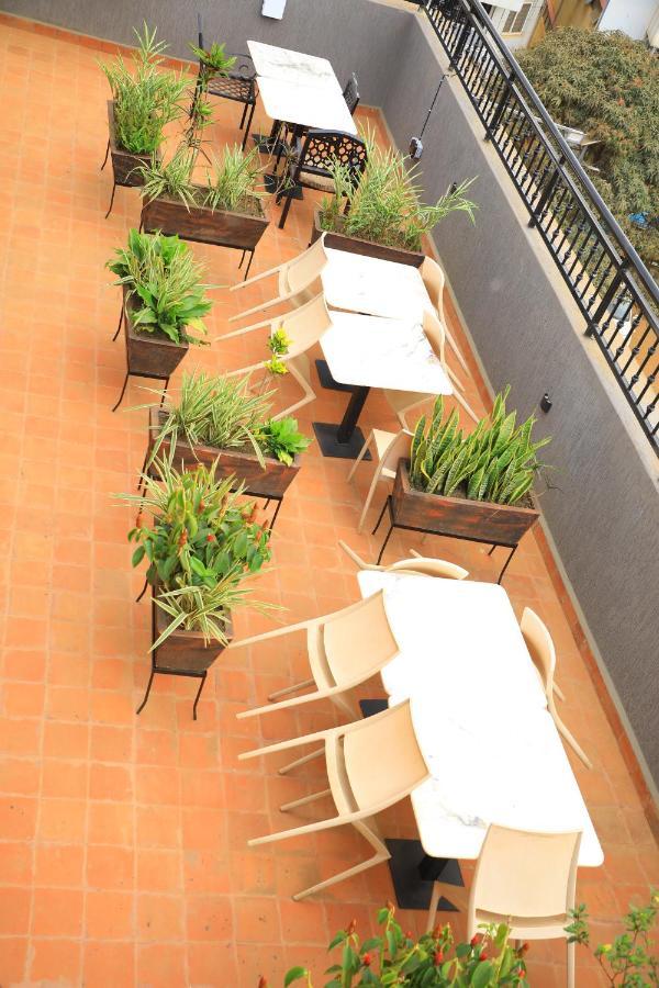 Galaxy Motel Kampala Exterior foto